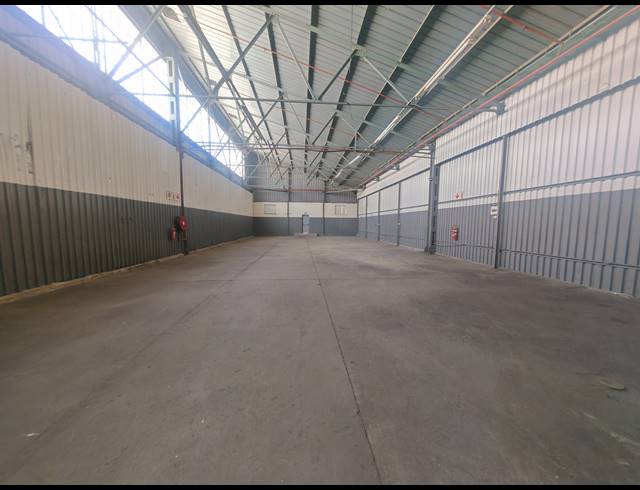 352M² WAREHOUSE TO LET IN CITY DEEP